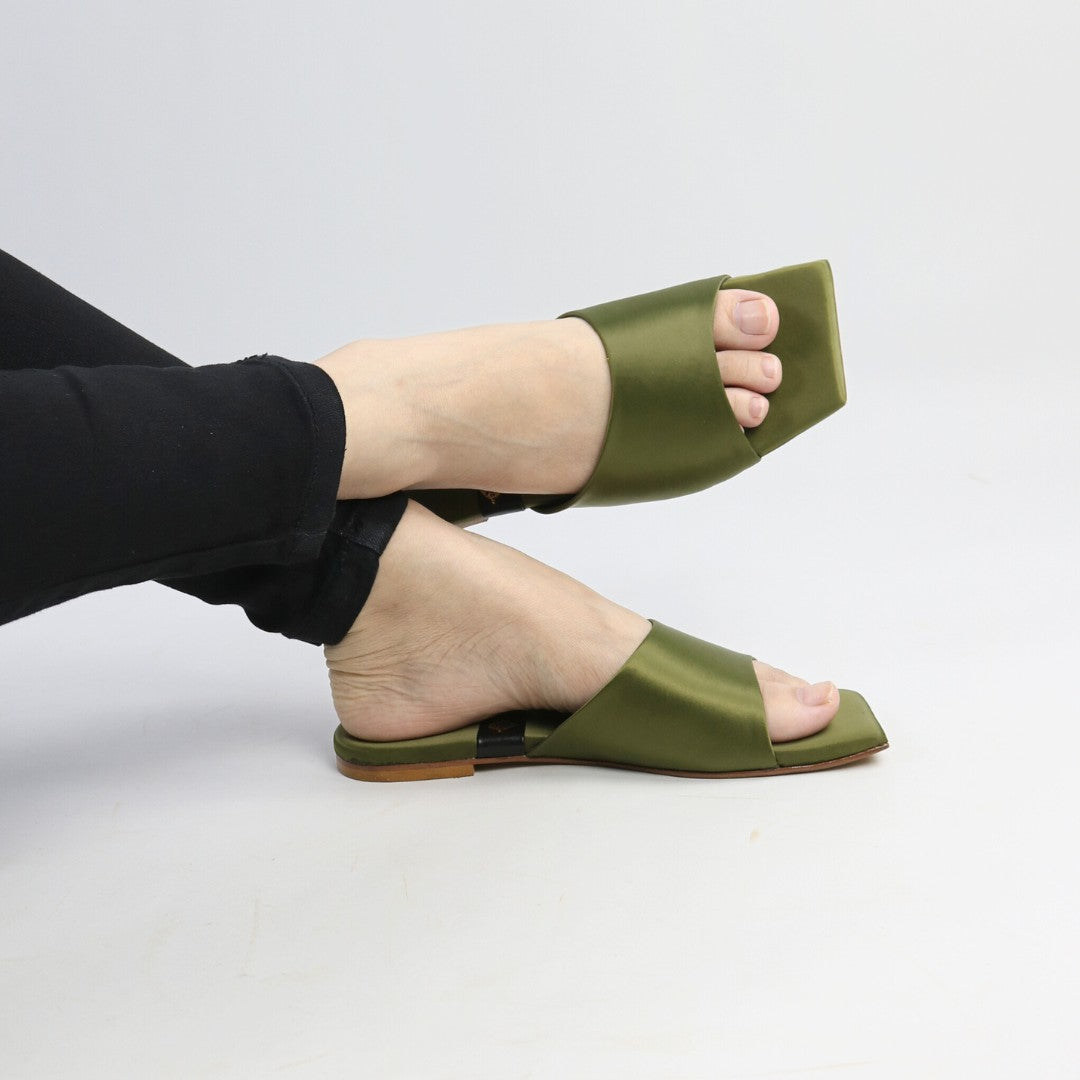 Green Elegance Flats