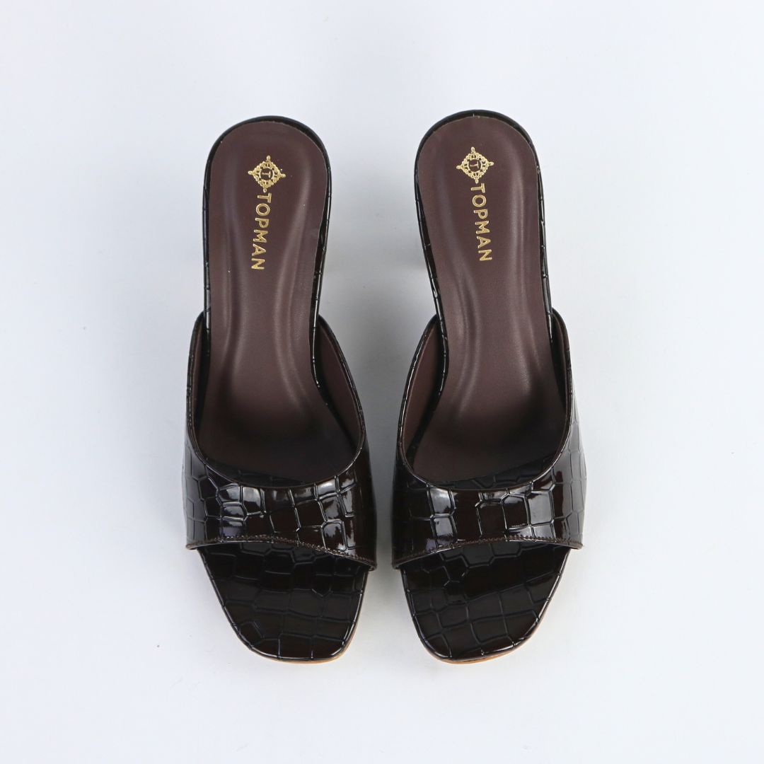 Women’s glossy dark brown Heels
