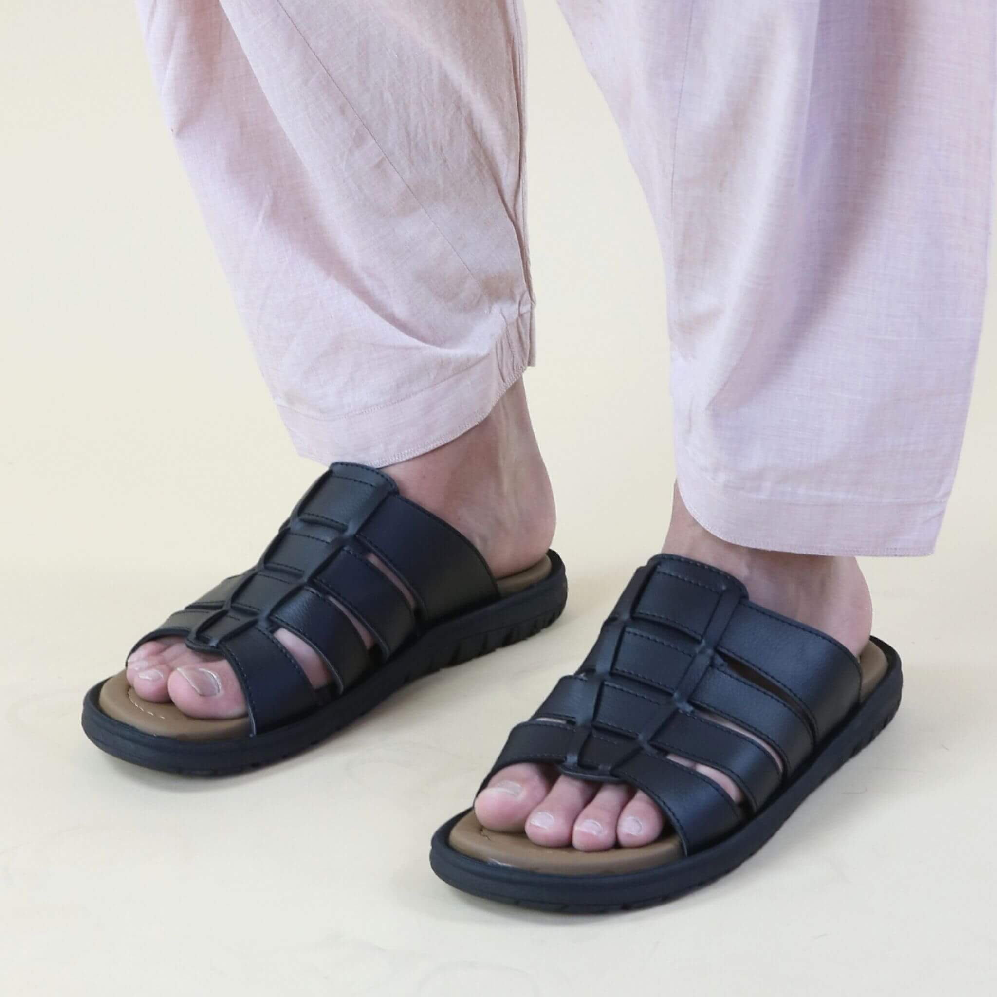 Topman Everyday Slippers – Black