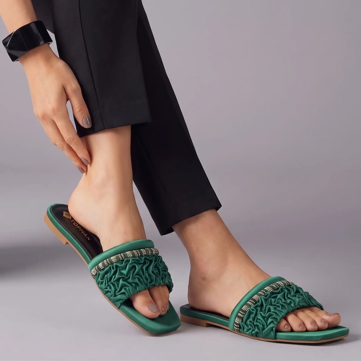 Ruffle Flats