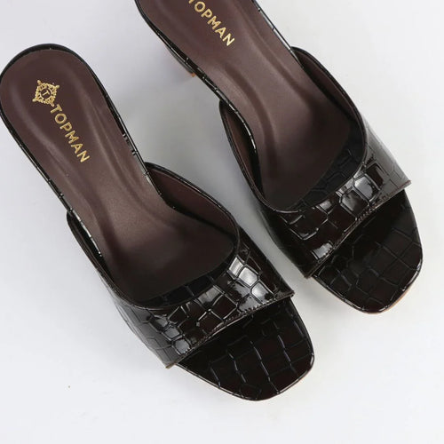 Women’s glossy dark brown Heels