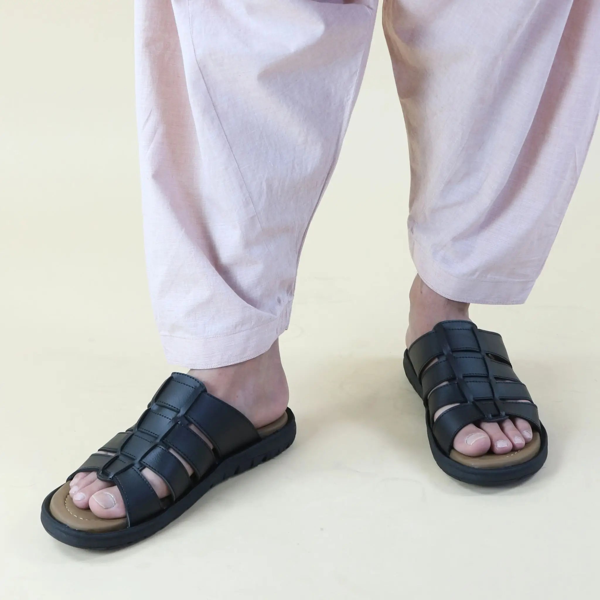 Topman Everyday Slippers – Black