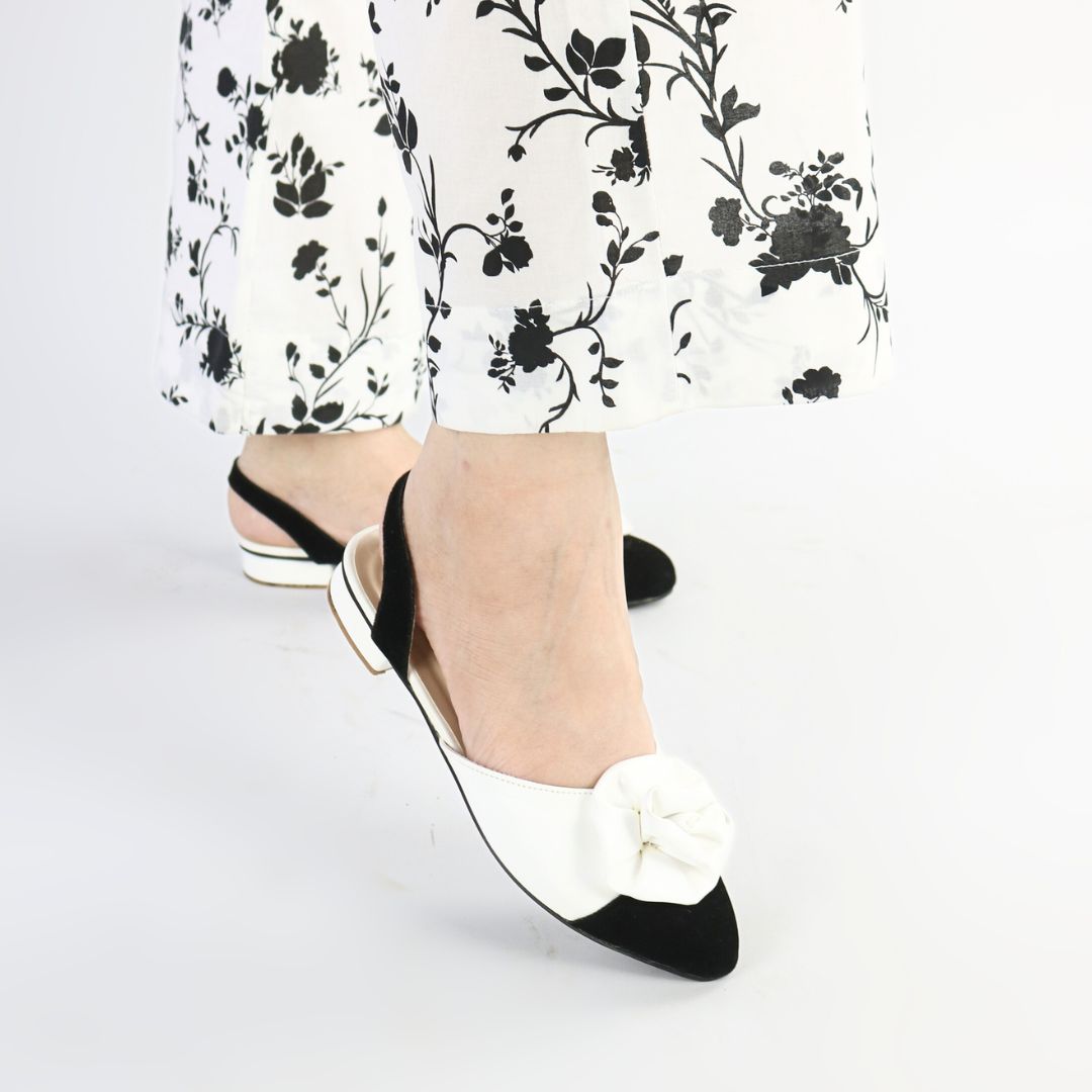 Noir Petal Pumps