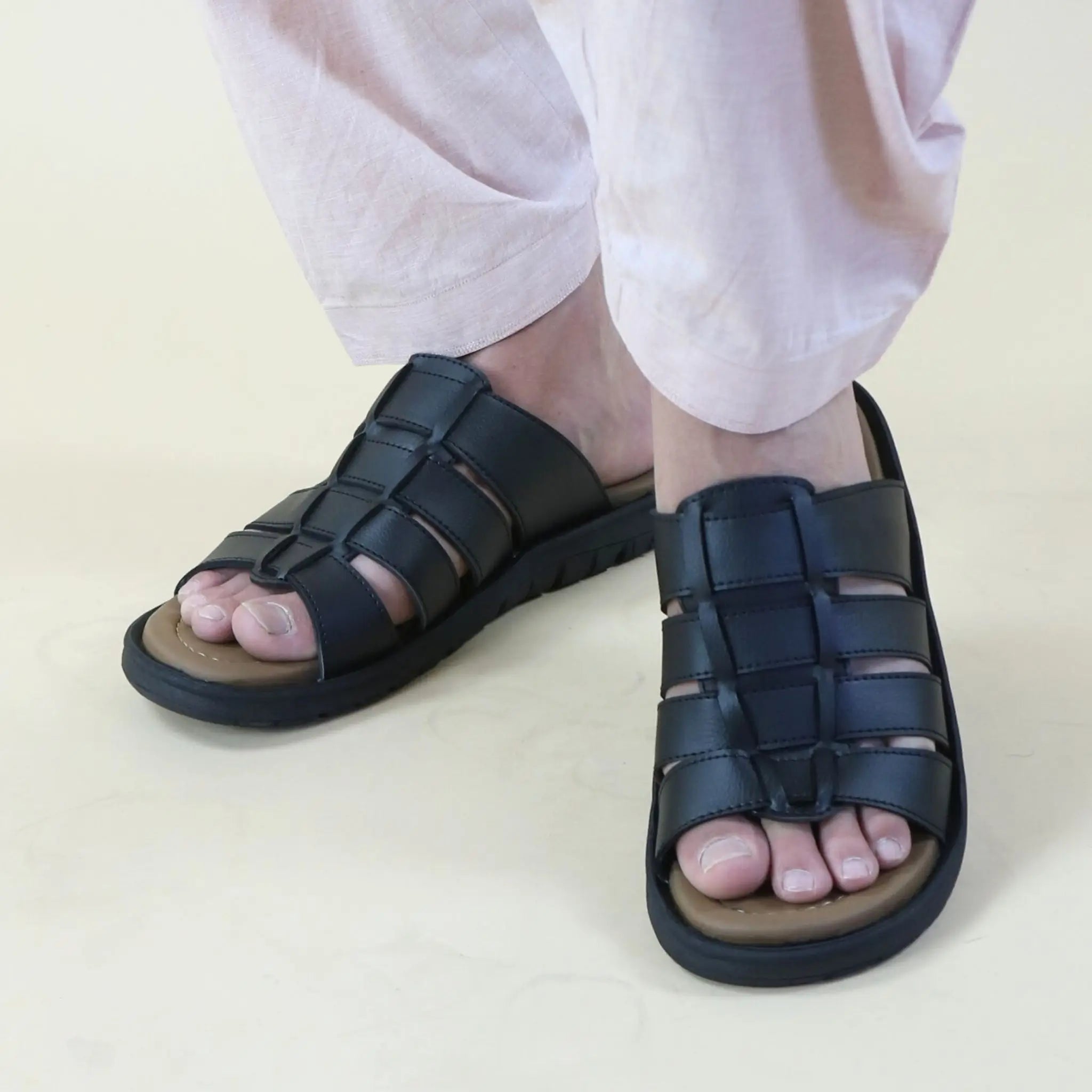 Topman Everyday Slippers – Black