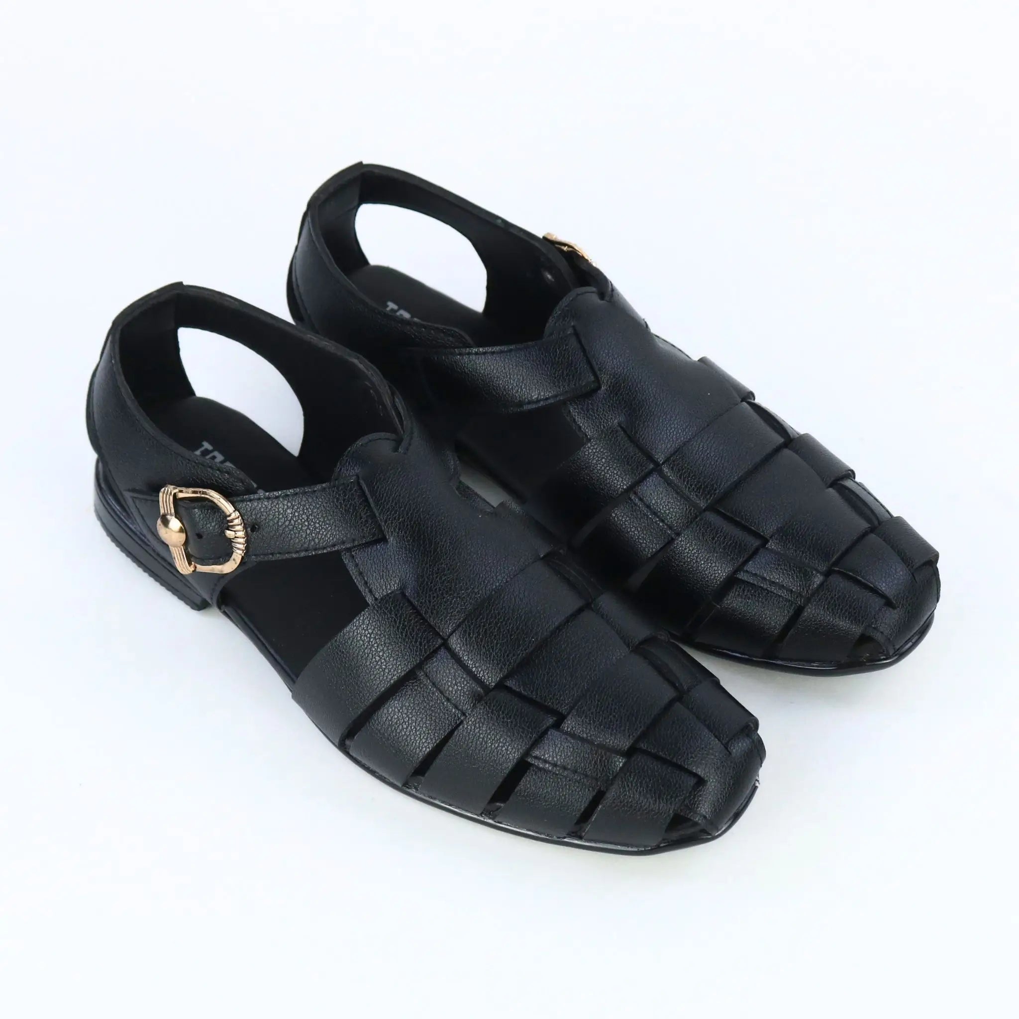 Novar – Black
