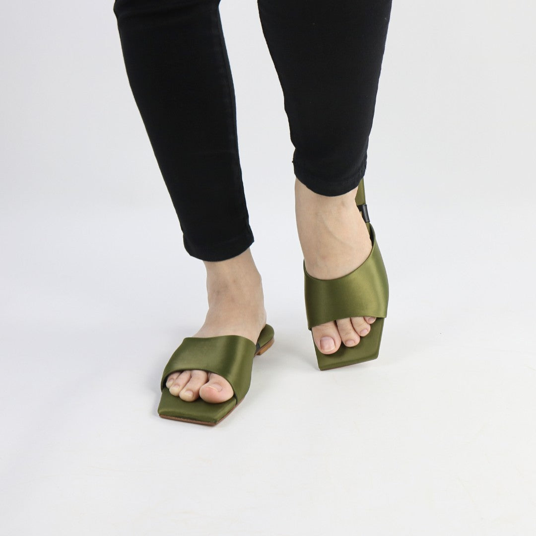 Green Elegance Flats