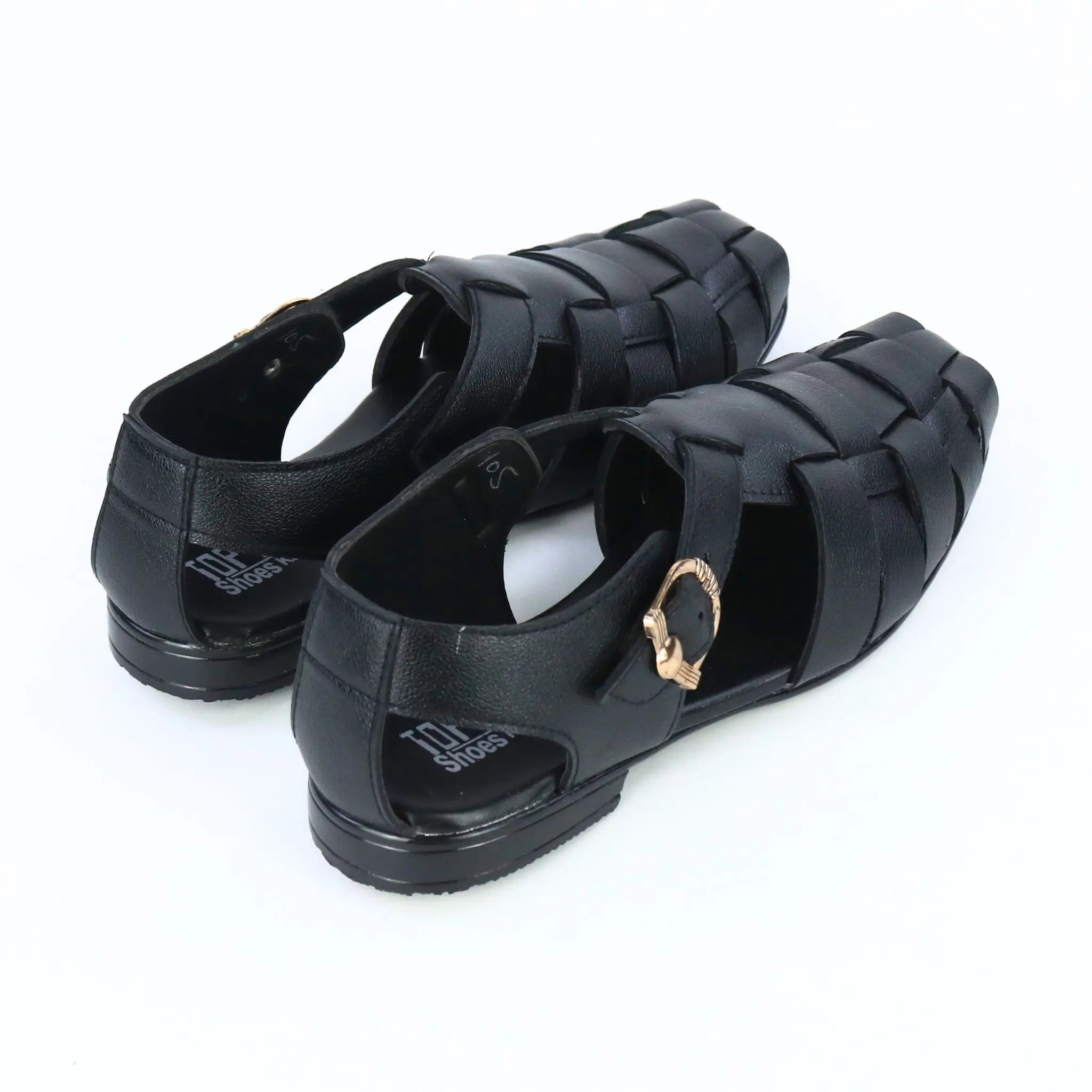 Novar – Black