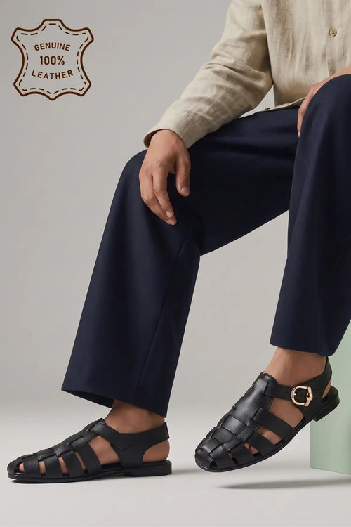 Novar – Black