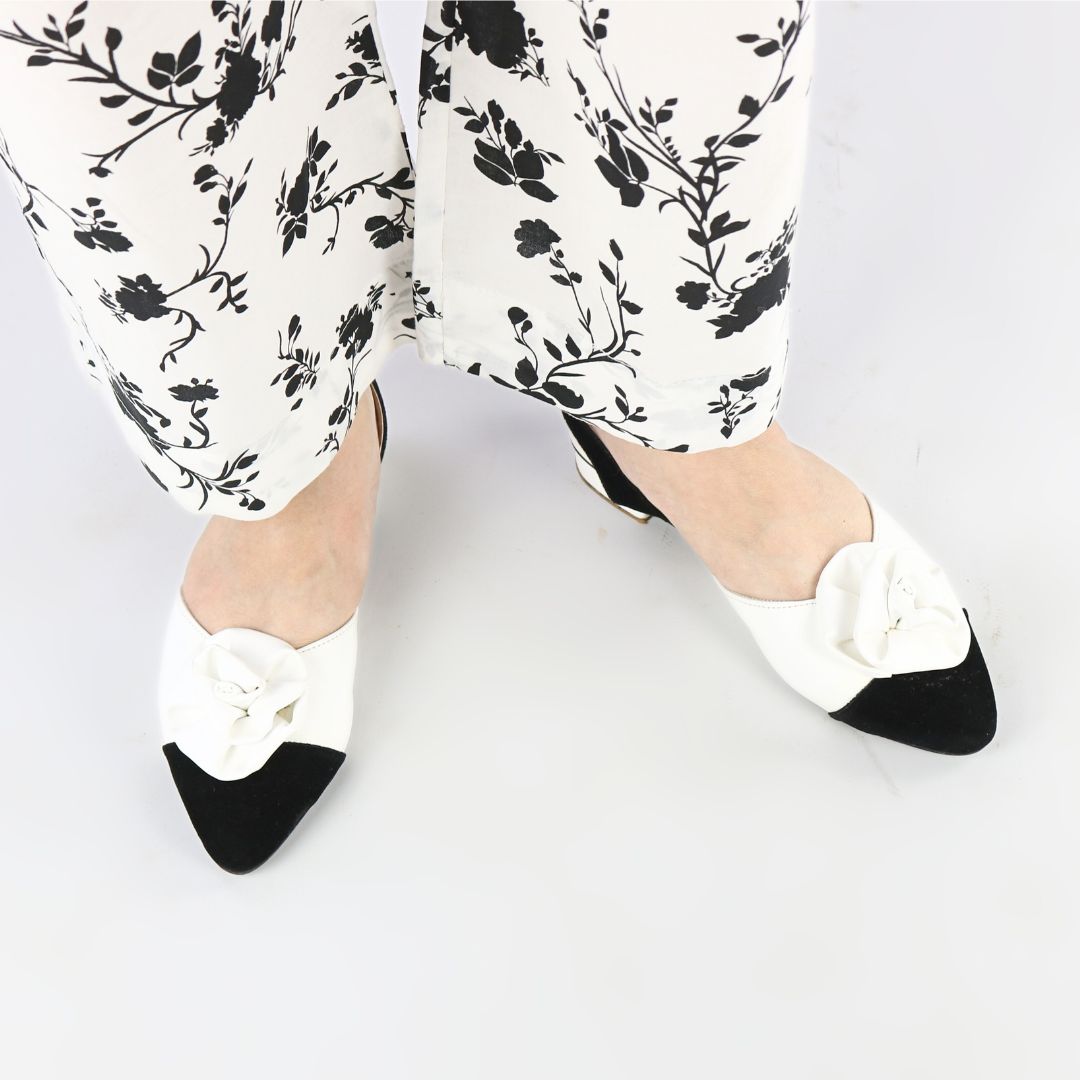 Noir Petal Pumps