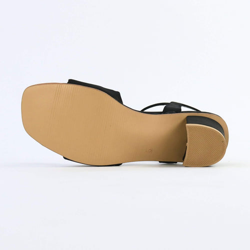 Elora – Black