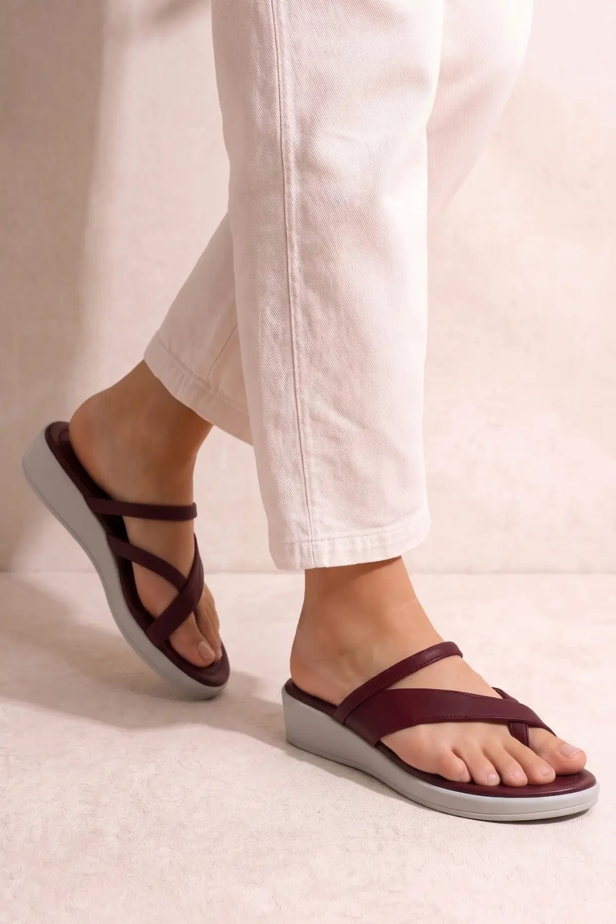 Leya – Maroon