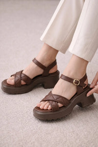Nova Noir Sandals – Brown