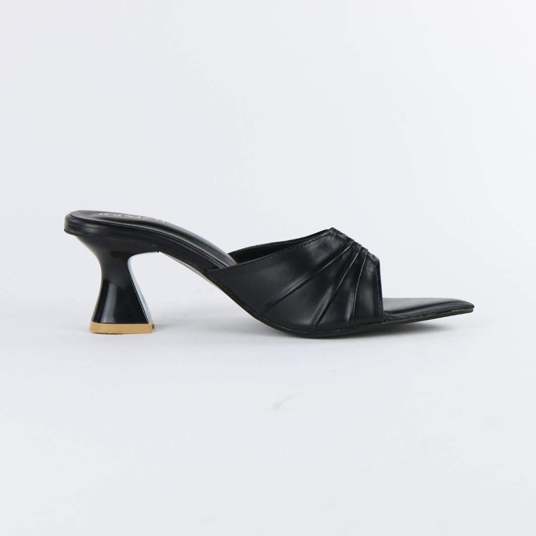 Noir Pearl Heel