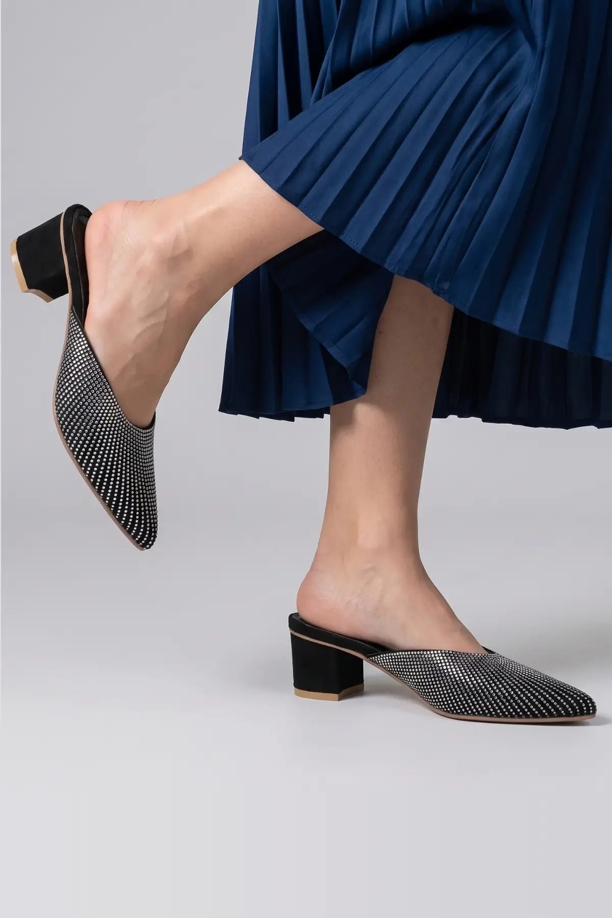 Glam Crystal Pumps – Black