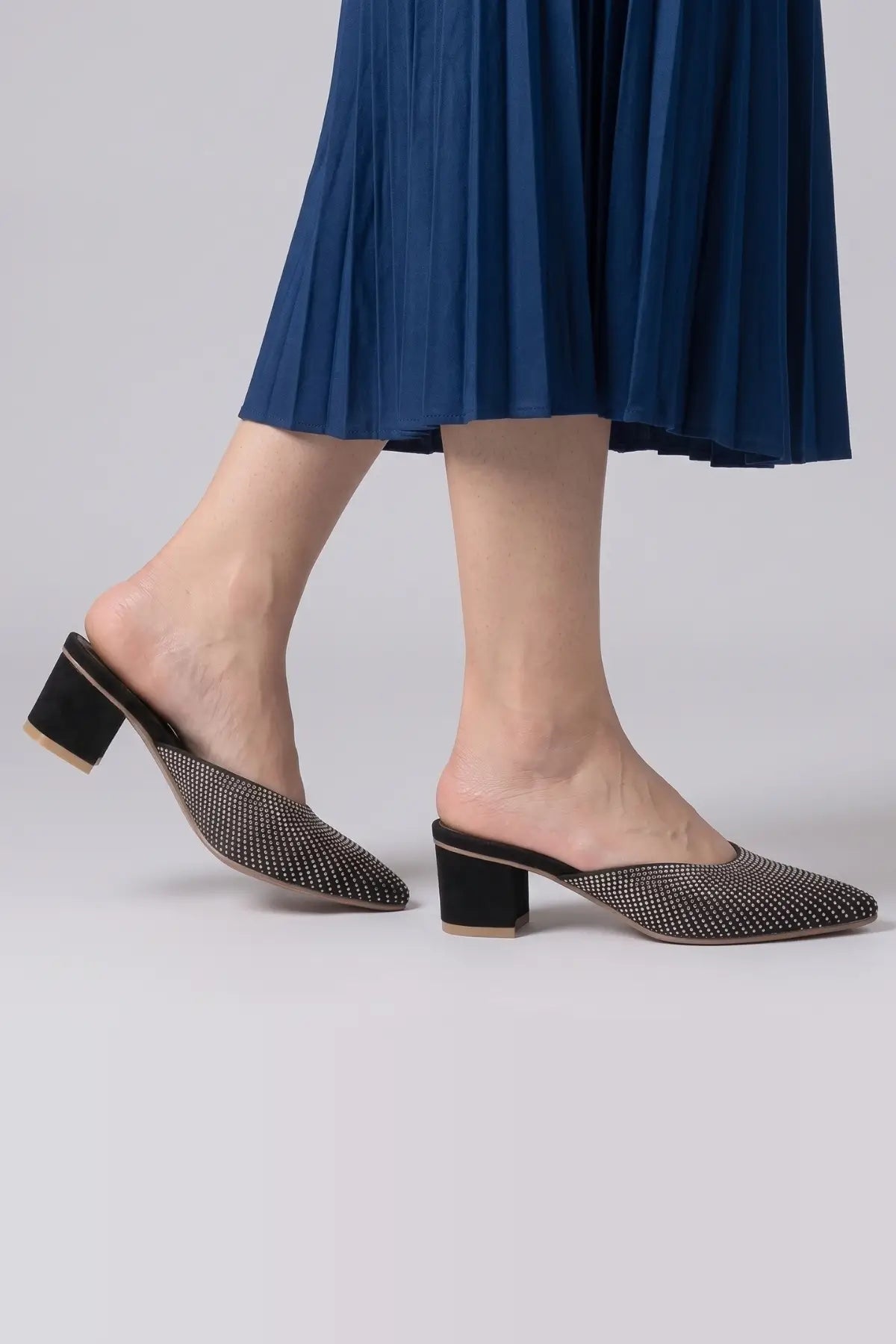 Glam Crystal Pumps – Black