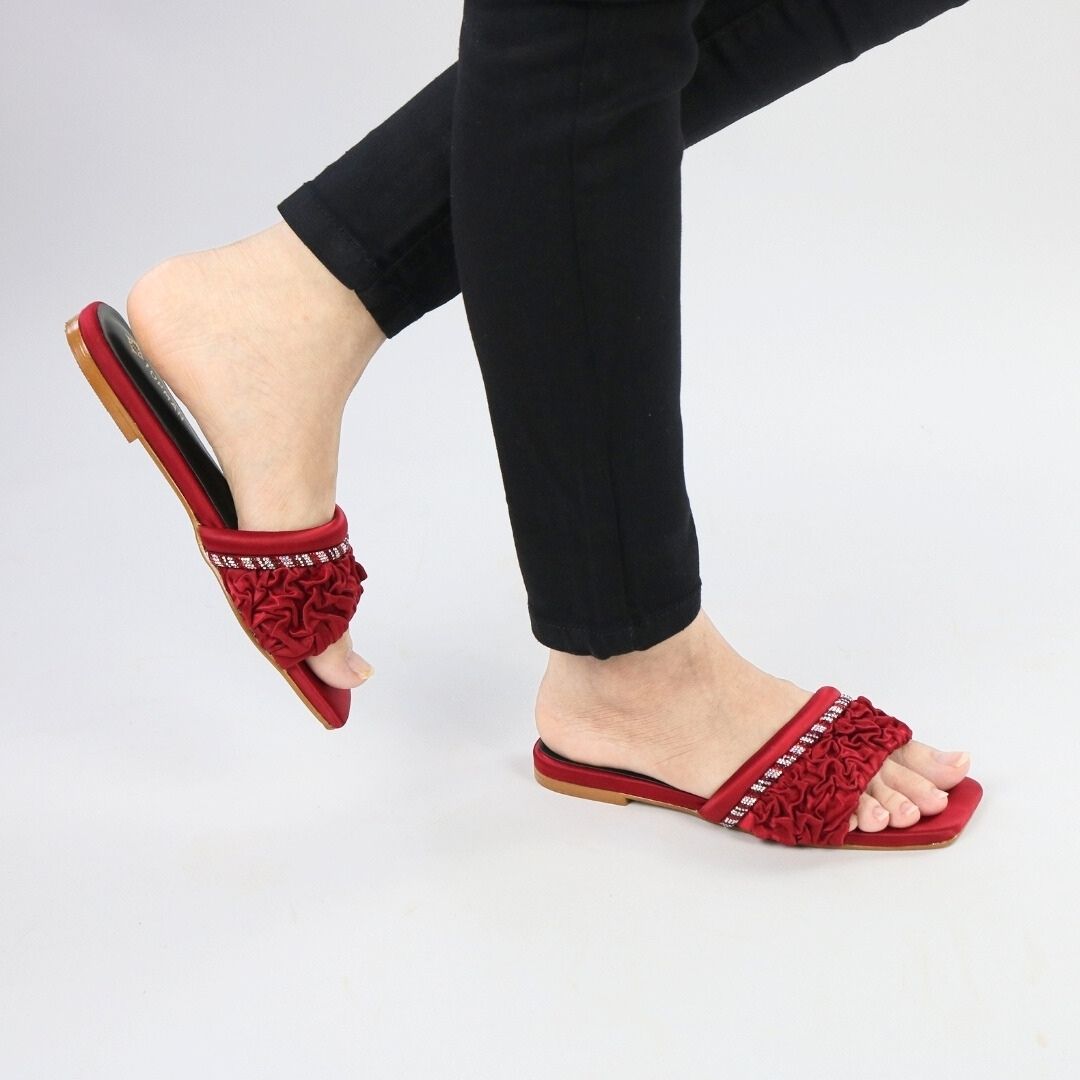 Red Ruffle Sliders