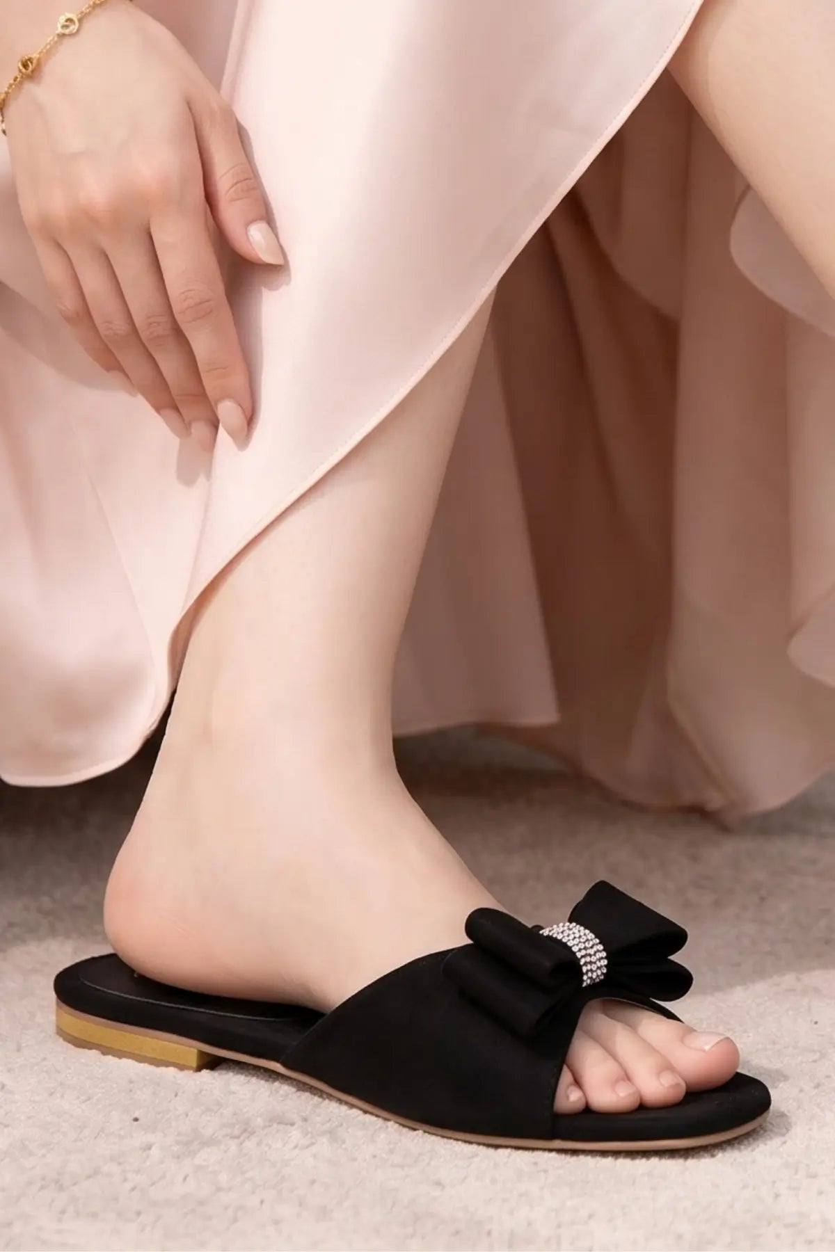 Luna Bow – Black
