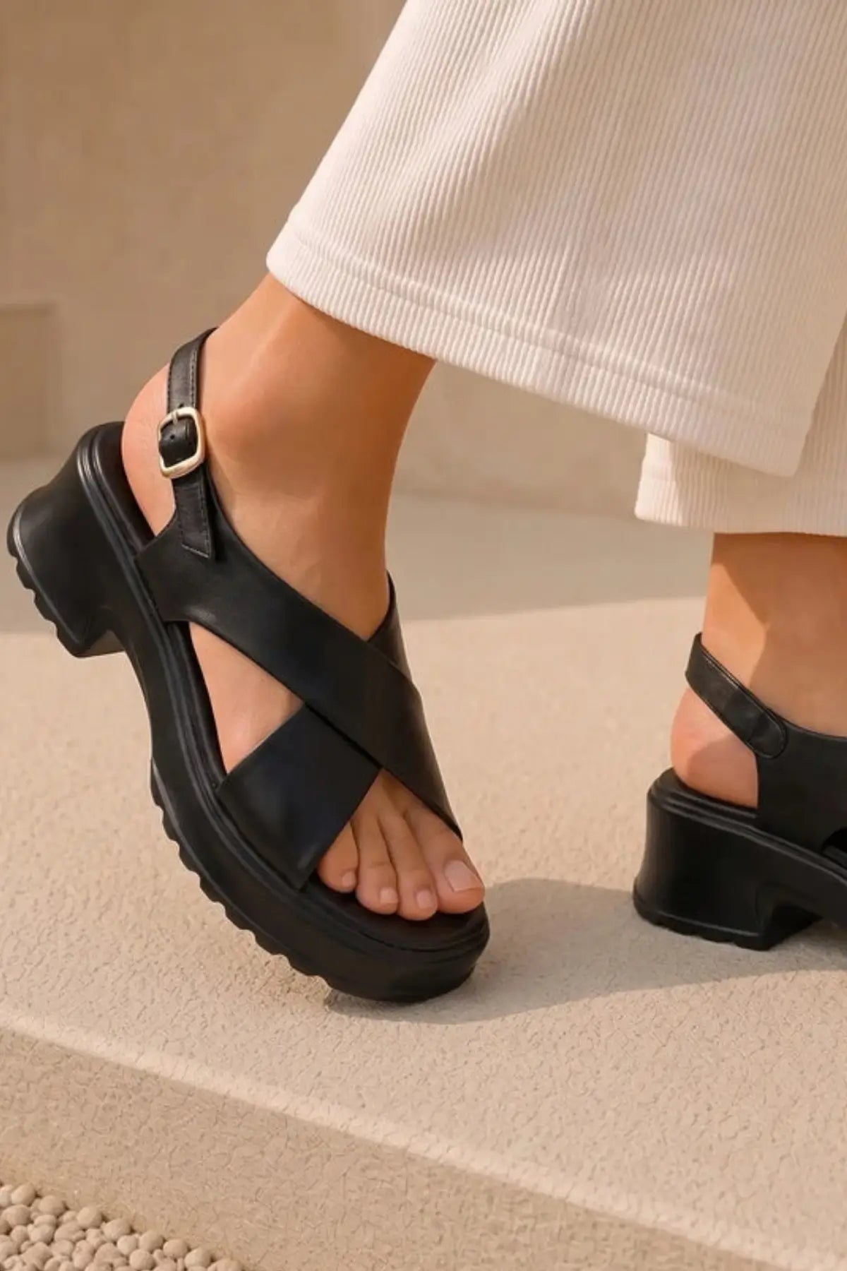 Elite Cross Strap – Black