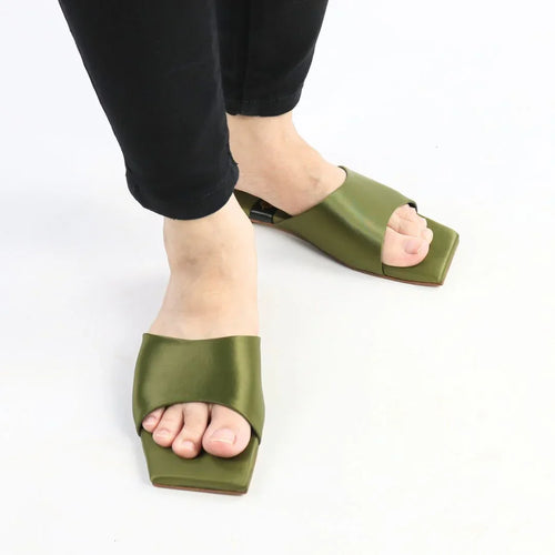 Green Elegance Flats