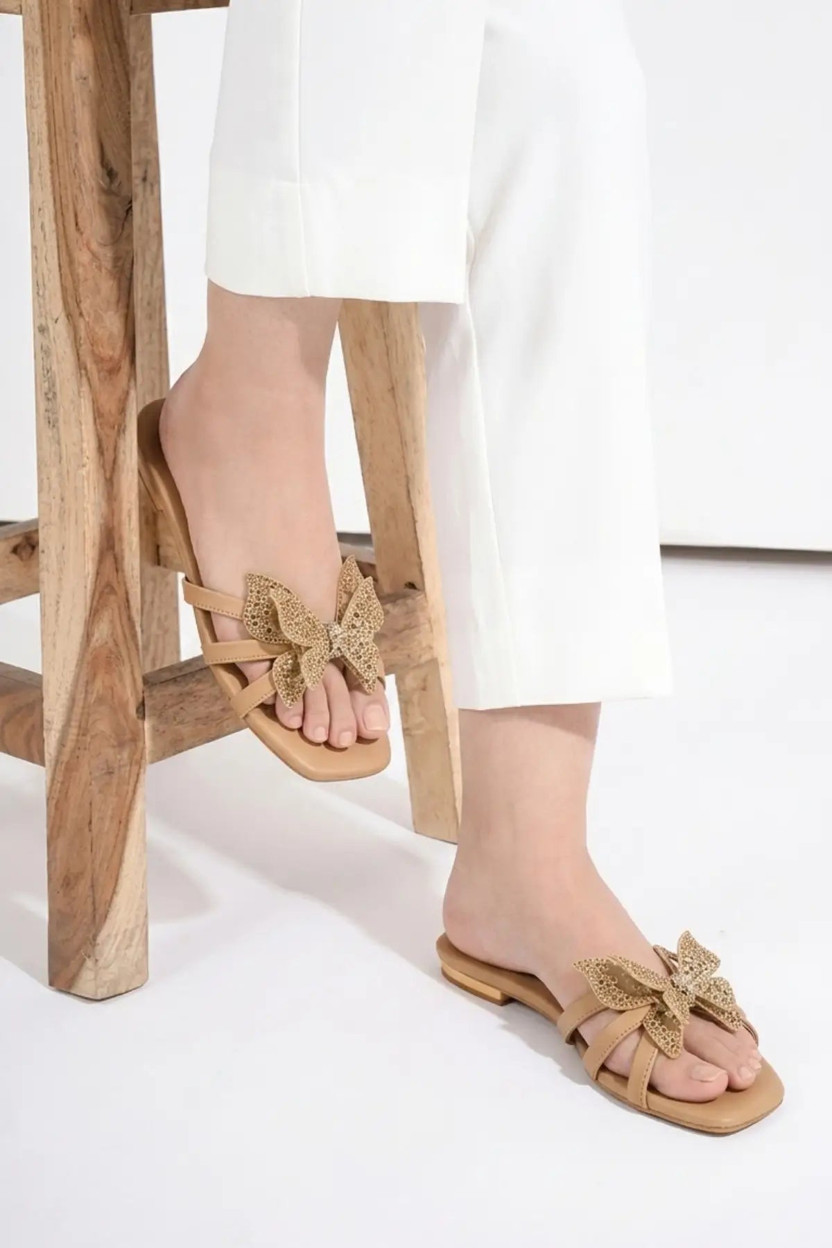 Crystal Wing – Brown